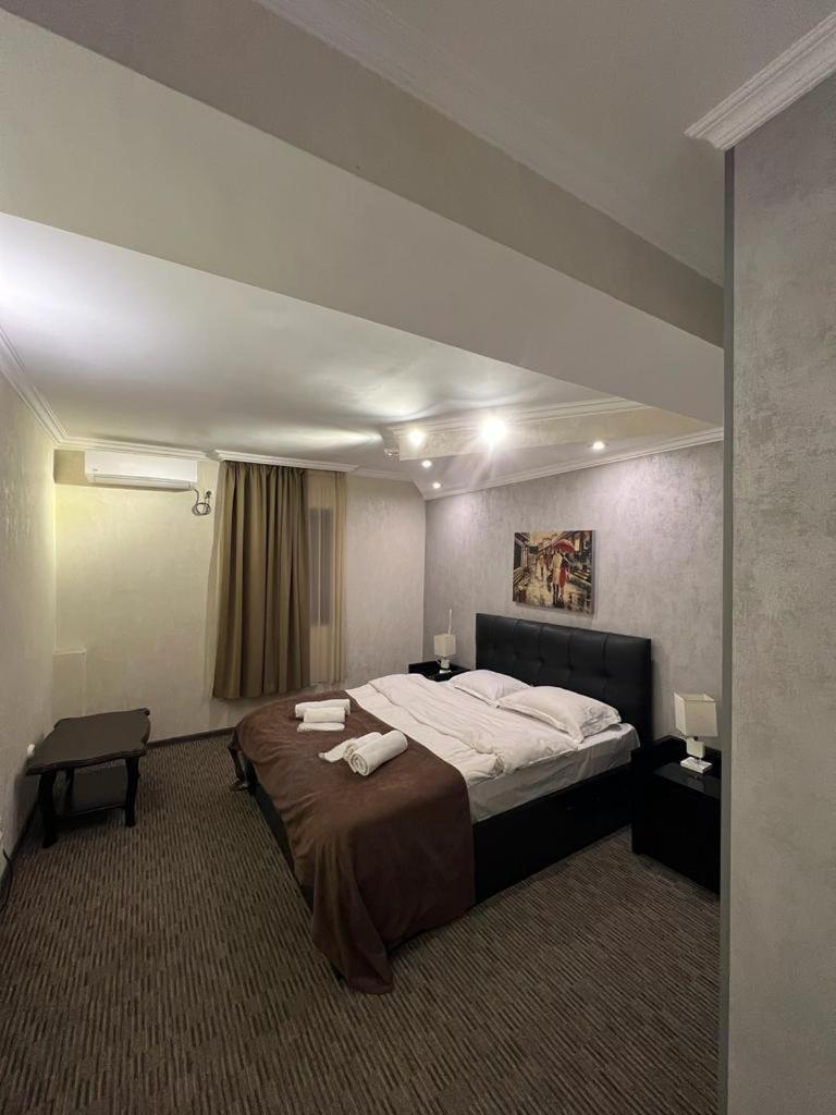 Elno Hotel Tbilisi Exterior photo